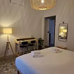Lostabile & Coworking 게스트하우스