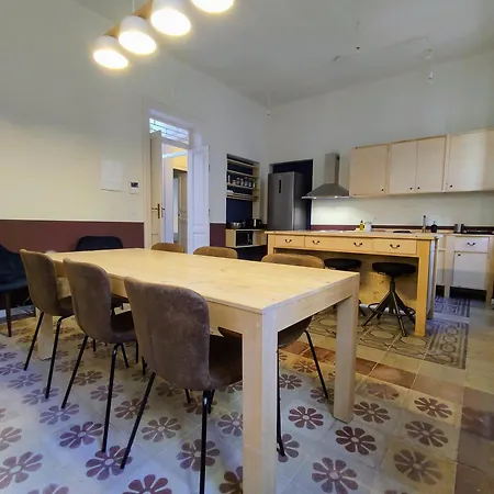 Casa de hóspedes Lostabile & Coworking 3*